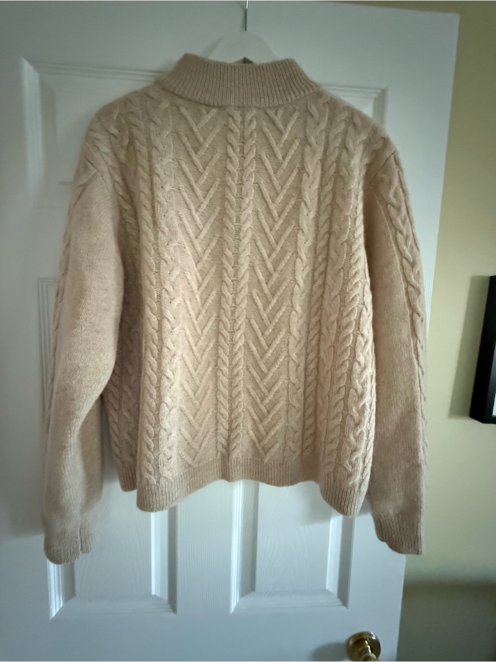 100% Wool Pullover - Picture 4 of 7